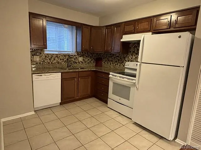 4345 Crooks Rd — Photo 6