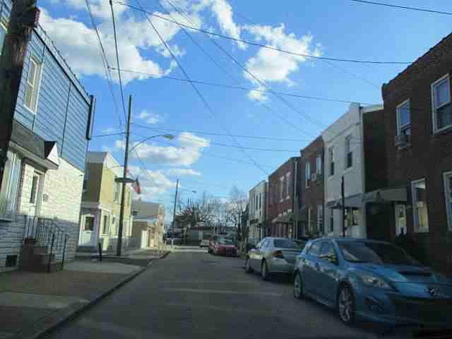 2nd image of 2612 Wilmot St