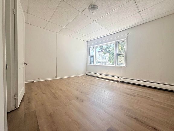 5th image of 92 Laidlaw Ave Floor 2