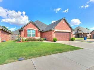 1215 Crimson Creek Cir, El Reno, OK 73036