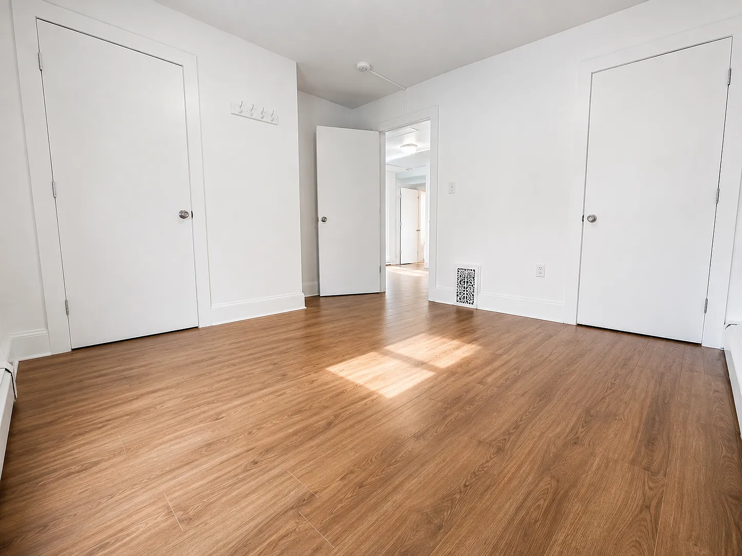 2 bed, 9999 sqft, $2,250 — Photo 3
