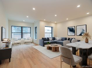 652 W. Gordon Terrace, Chicago, IL 60613