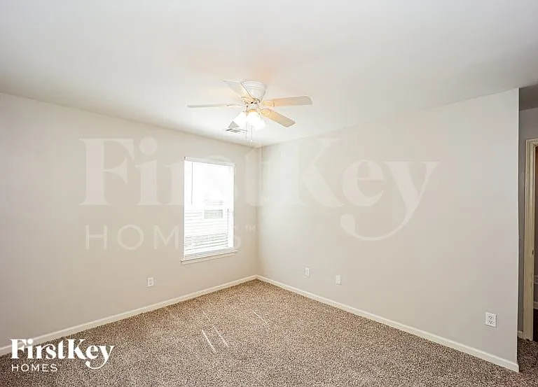 207 Fairgrove Ln — Photo 11