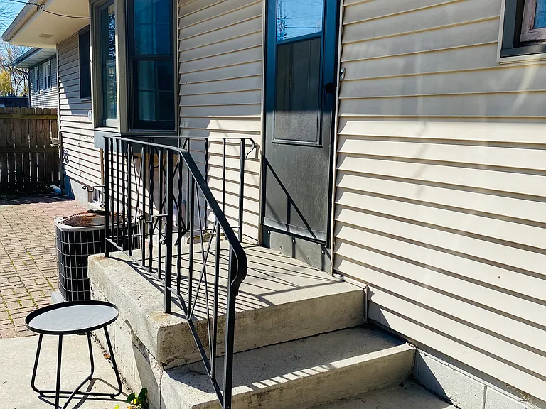 8837 Manor Ave — Photo 30