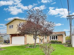 1307 N McAree Rd, Waukegan, IL 60085
