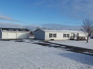 9730 Meadow Ln, Farwell, MI 48622