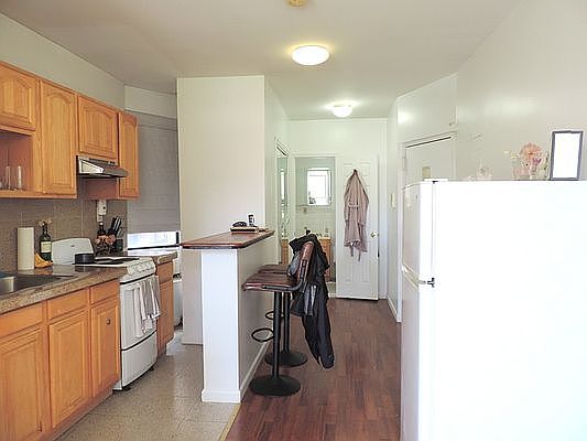 3rd image of 162 Allen St APT 15