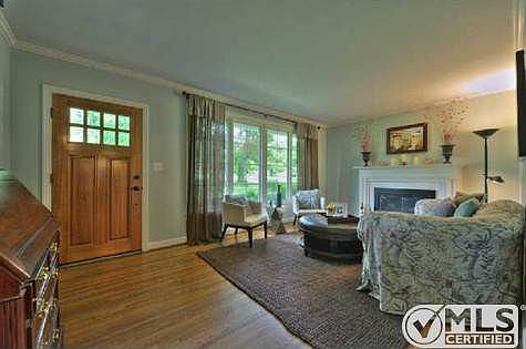 2nd image of 853 Bresslyn Rd
