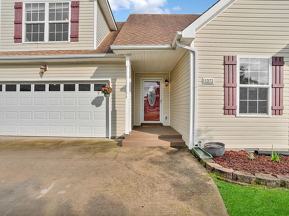 2nd image of 1372 Mackenzie Ct
