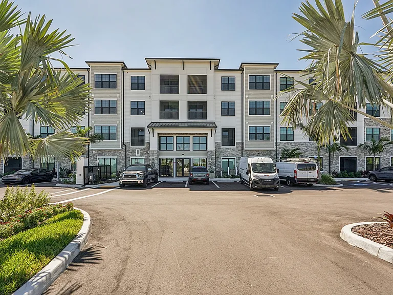 The Stadler Luxury Apartments — Photo 42
