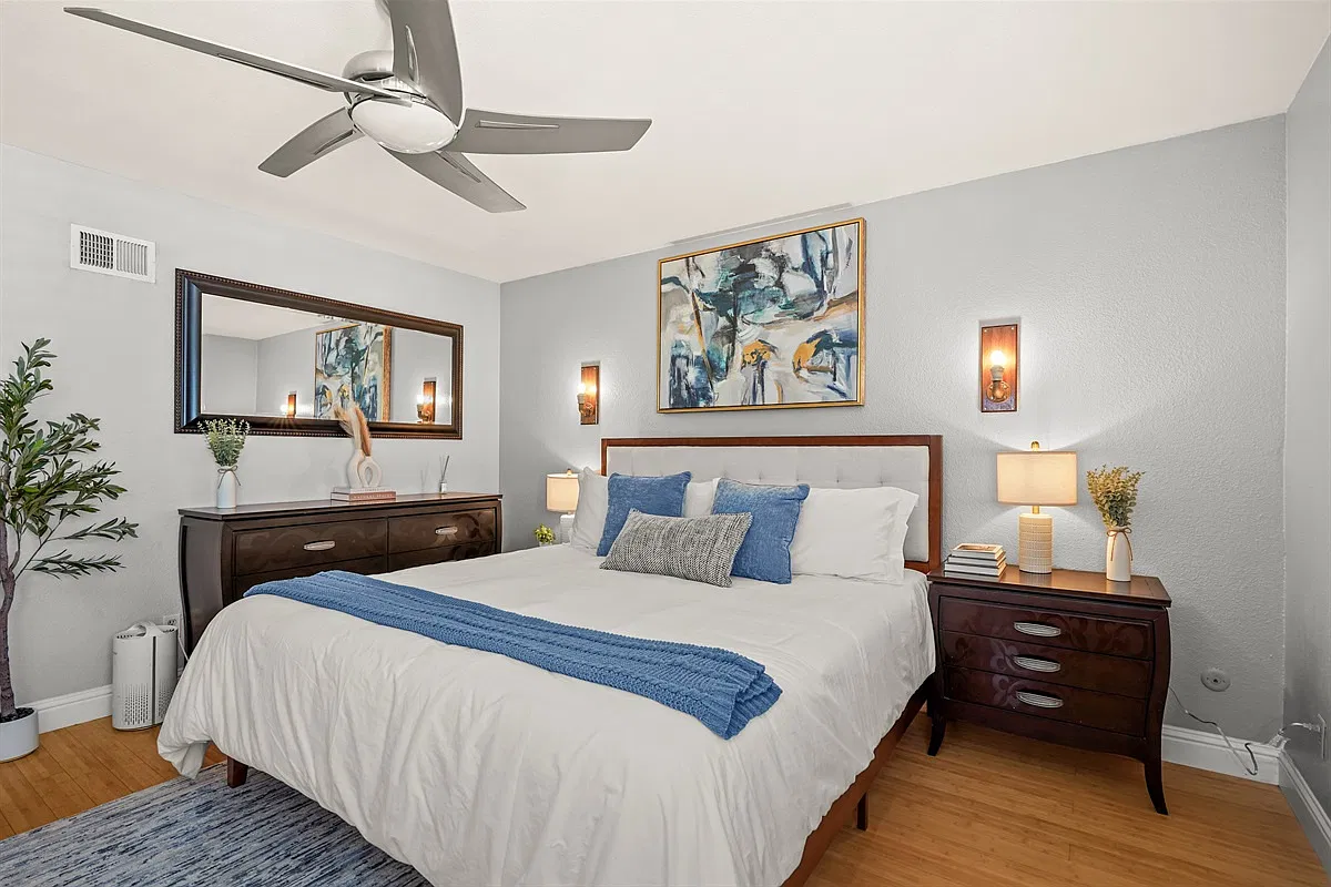 5 bed, 2.5 bath, 1968 sqft, $8,000 — Photo 4
