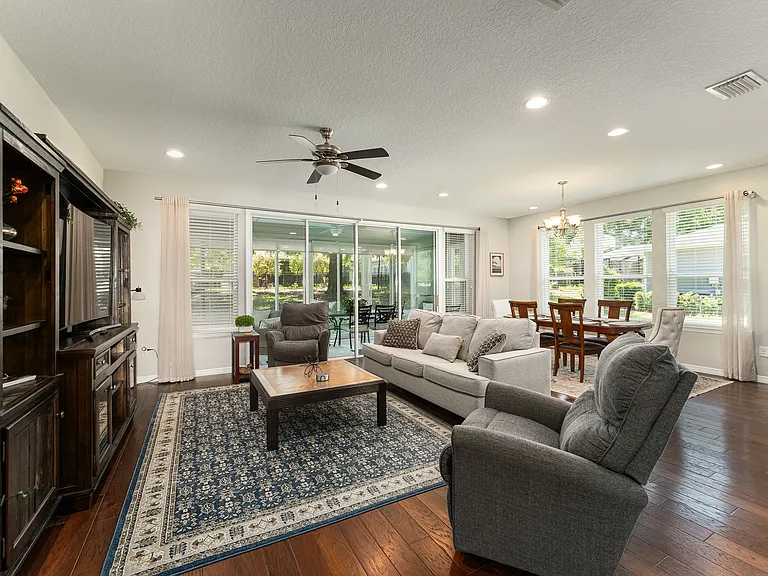 3441 NW 56th Ave — Photo 20