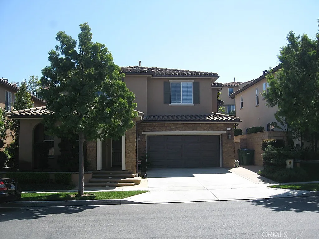 4 bed, 3.5 bath, 2557 sqft, $6,900 — Photo 1