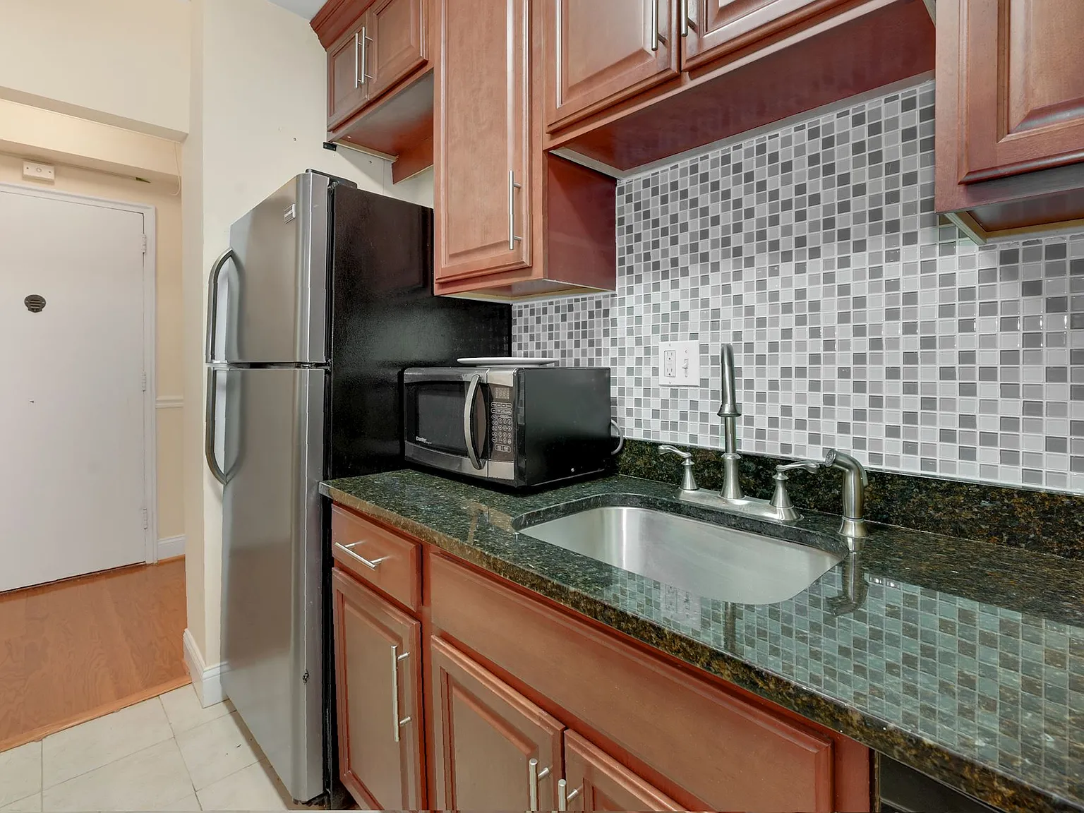 2 bed, 962 sqft, $2,950 — Photo 2