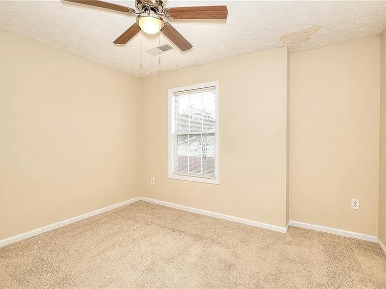 453 Tara Commons Cir — Photo 24