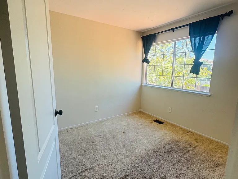 2210 Southwood Dr — Photo 14