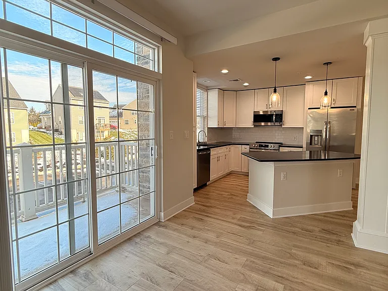 2 Bed, 2.5 Bath - 1,330 sqft