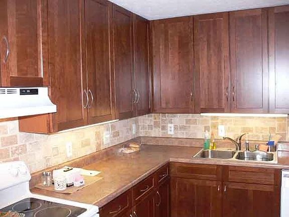 3rd image of 1413 Ashbourne Dr
