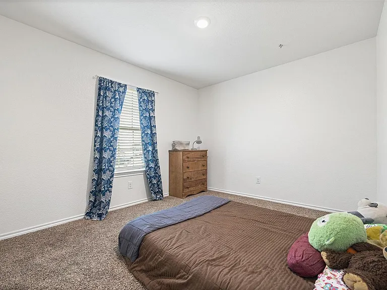 904 Saddle Horn Way — Photo 17