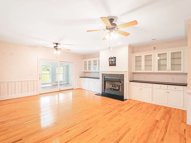 785 Glenwood Dr — Photo 9