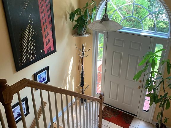 2nd image of 2051 Kenwood Pl SE