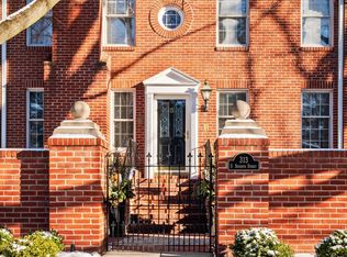 313 S 7th St, Geneva, IL 60134