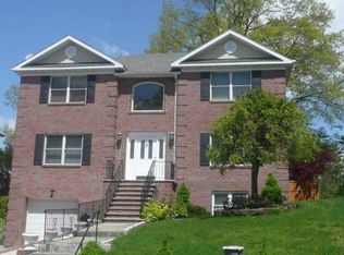 200 Dunwoodie St, Yonkers, NY 10704