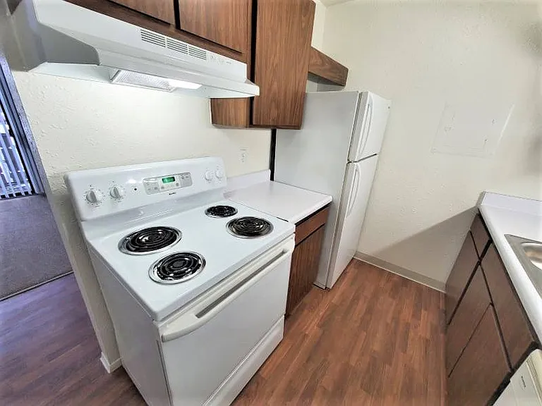 Woodland Place Apartments — Photo 40