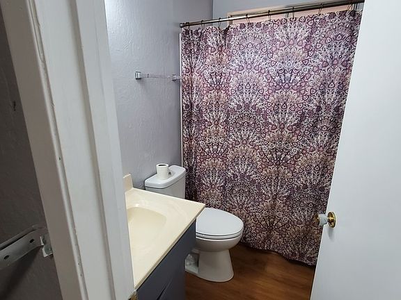 4th image of 828 Pecan Ct #B