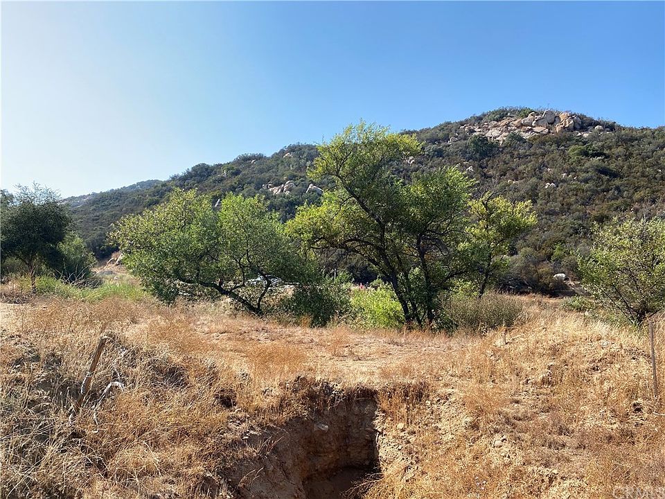 1st image of 41100 Hacienda Dr