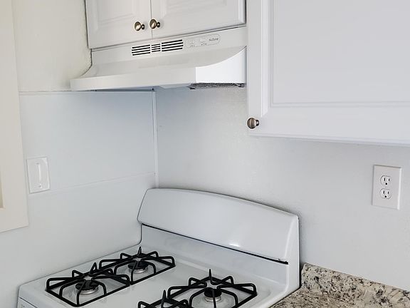 5th image of 2562 Traction Ave APT 10