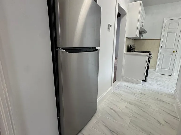 334 Midland Ave #2 — Photo 8