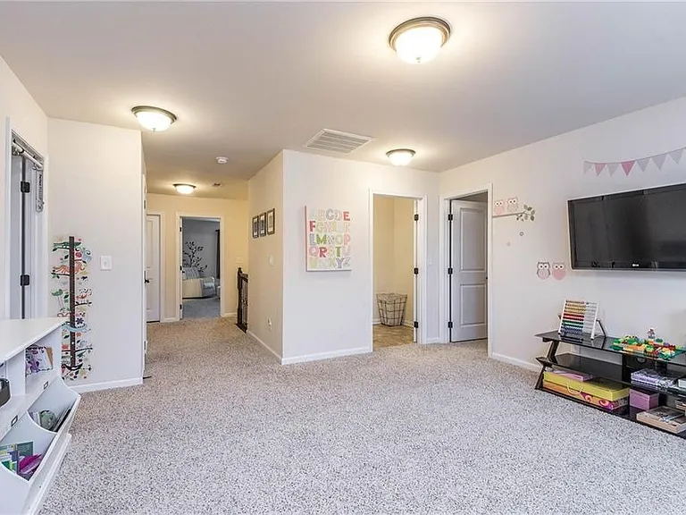 1351 Yellow Springs Dr — Photo 11