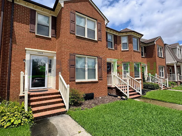 1838 Volvo Pkwy — Photo 2