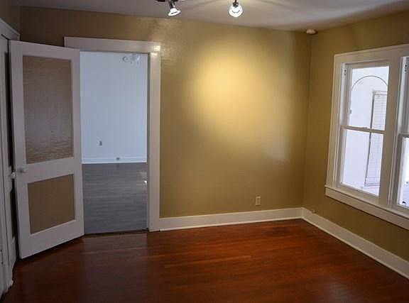 3rd image of 1725 W Avenue M