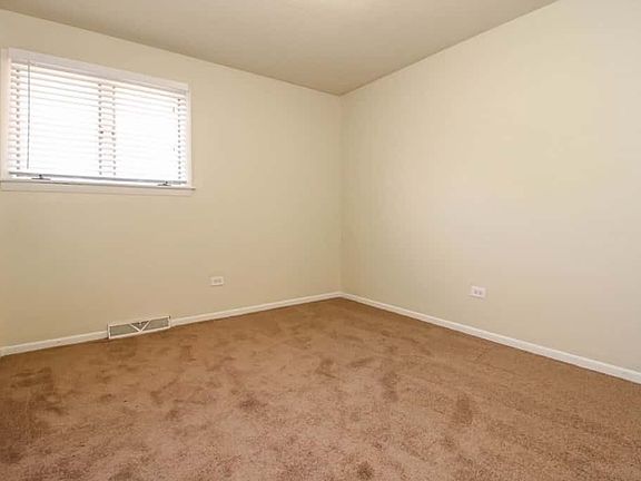5th image of 22557 Imperial Dr