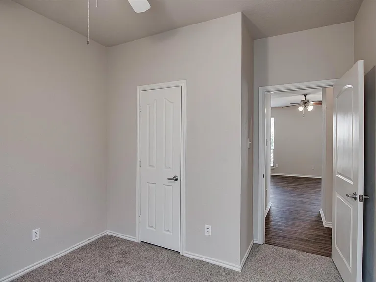 10860 Hawks Landing Rd — Photo 9