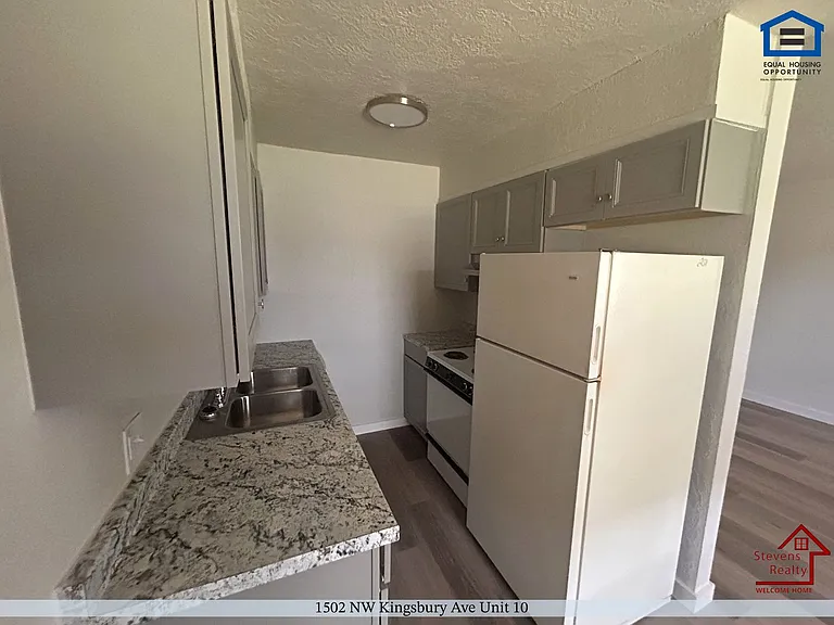 Amber Apartments — Photo 42