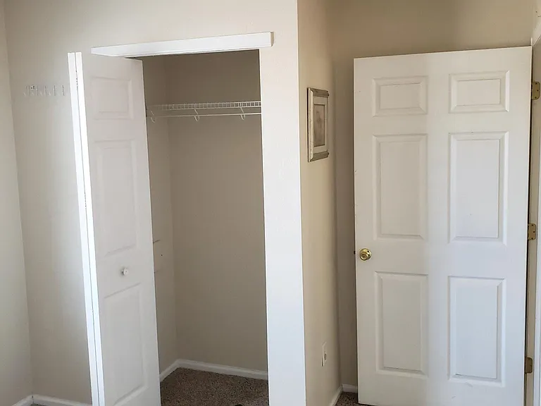 1758 Eagle St #F — Photo 11