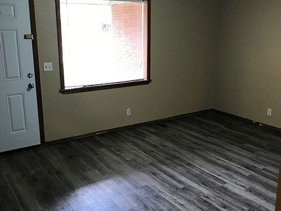 3rd image of 1522 Denison Dr