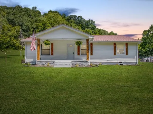 227 Kemp Hollow Rd, Pleasant Shade, TN 37145