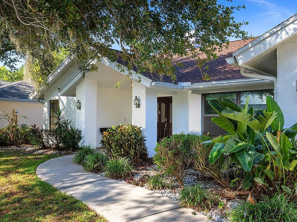 3 bed, 2.0 bath, 2195 sqft, $3,550 — Photo 3