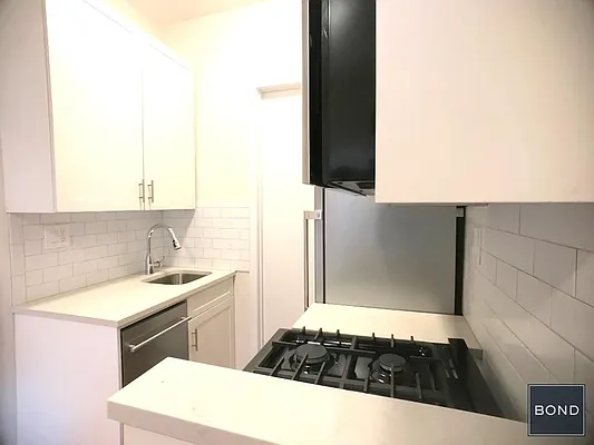 Rented by Bond New York | media 6