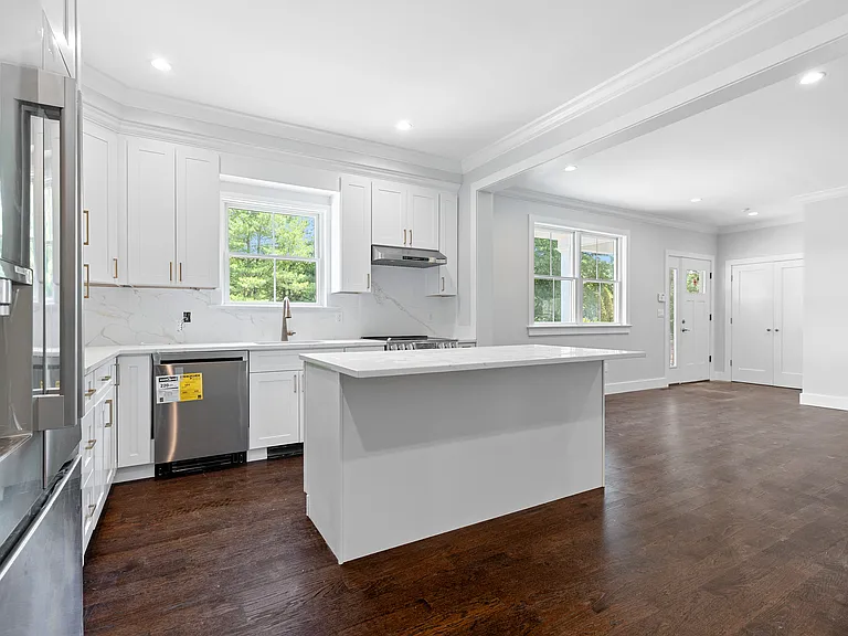 35 Old Bedford Rd #B — Photo 9