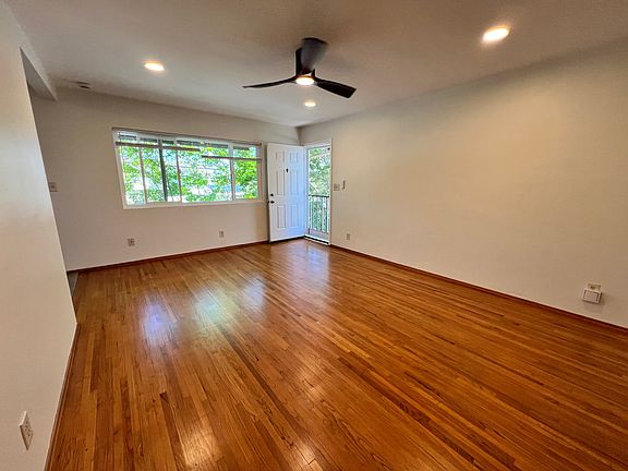 4th image of 3133 Dwight St
