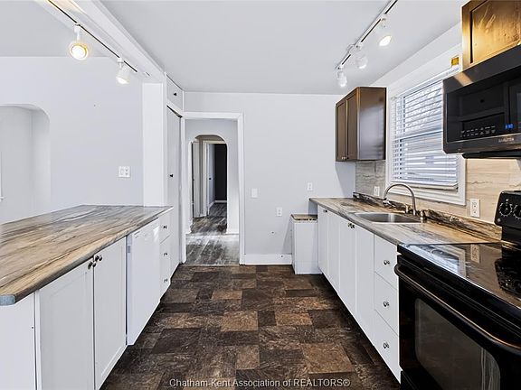 5th image of 35 Alexandra Ave