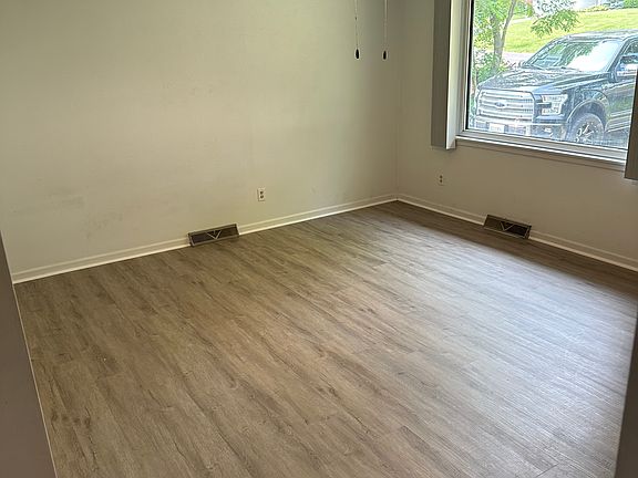 5th image of 5424 N Stephen Dr