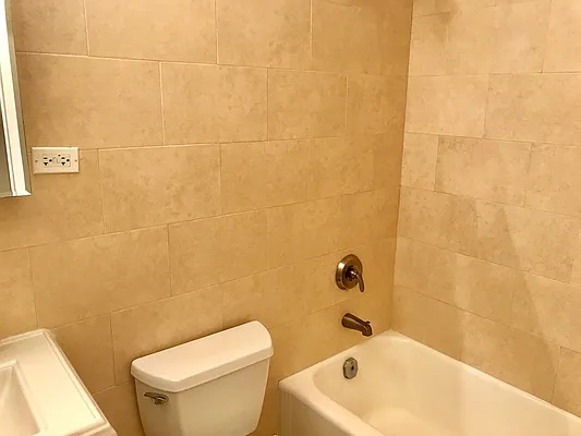 Rented by Stonehenge NYC LLC | media 8