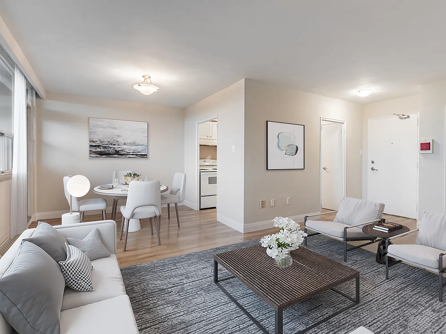 569 Sheppard Avenue West — Photo 4