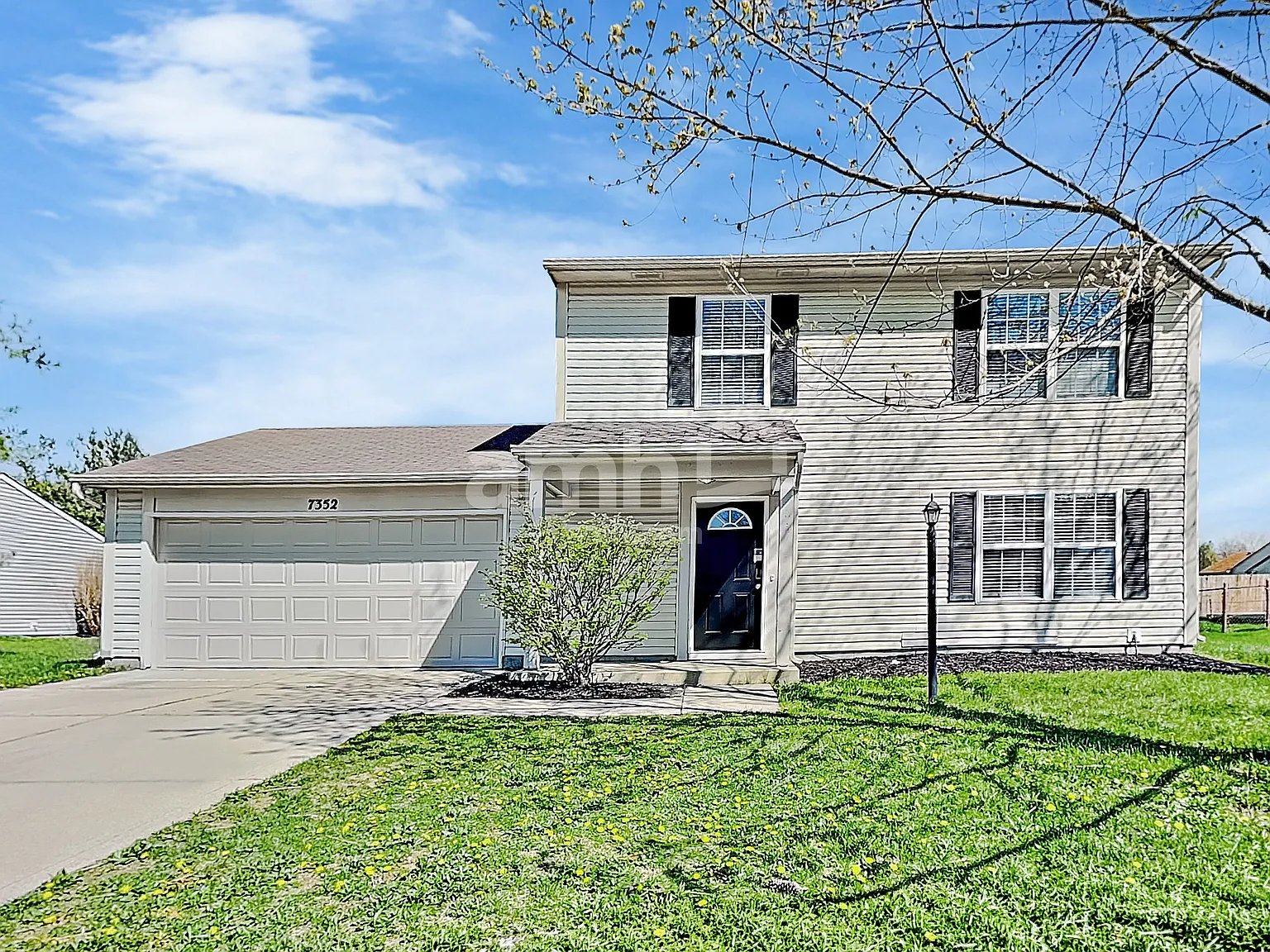 7352 Woodside Dr photo 1